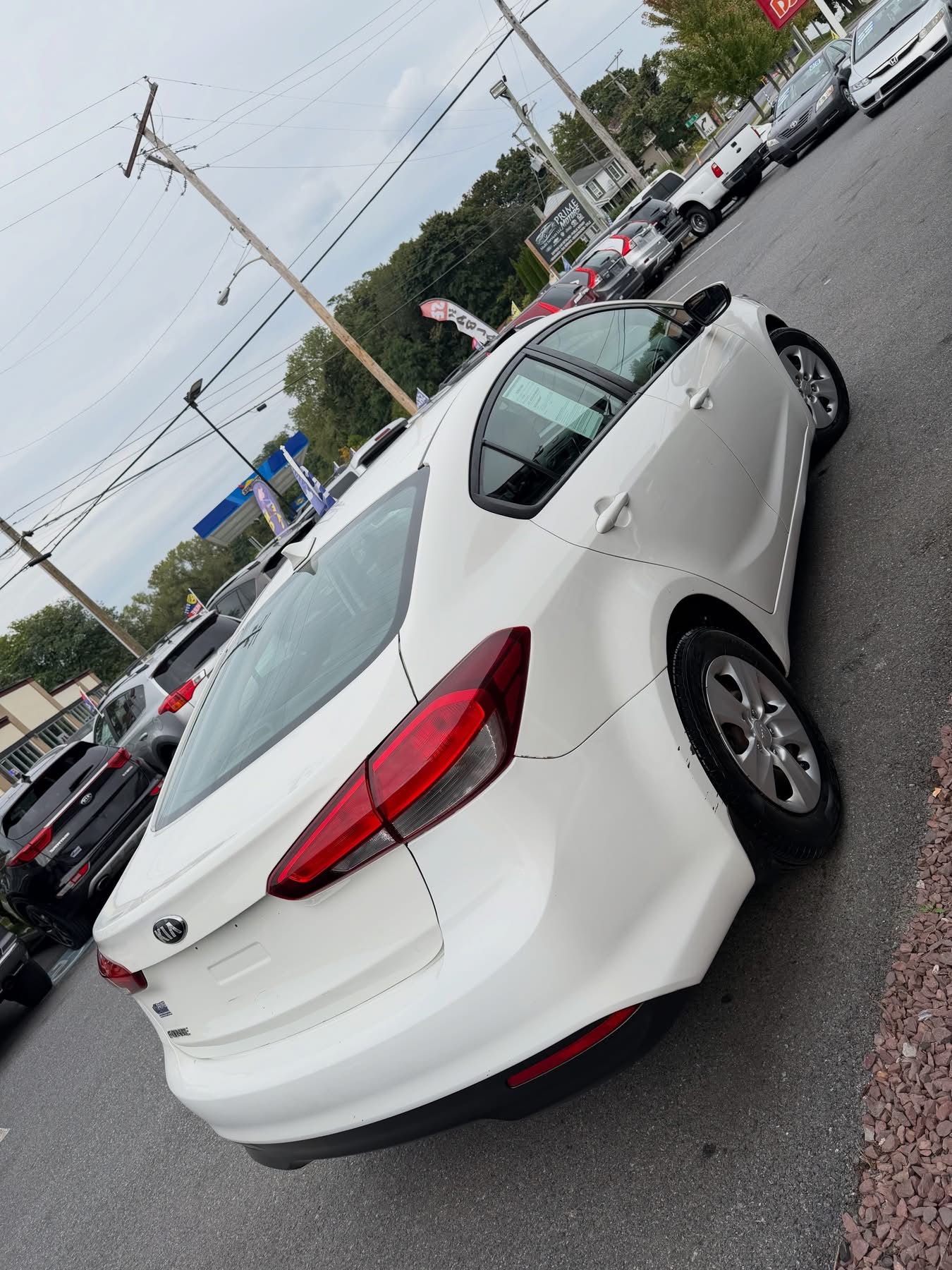 2018 Kia Forte LX Base photo 3