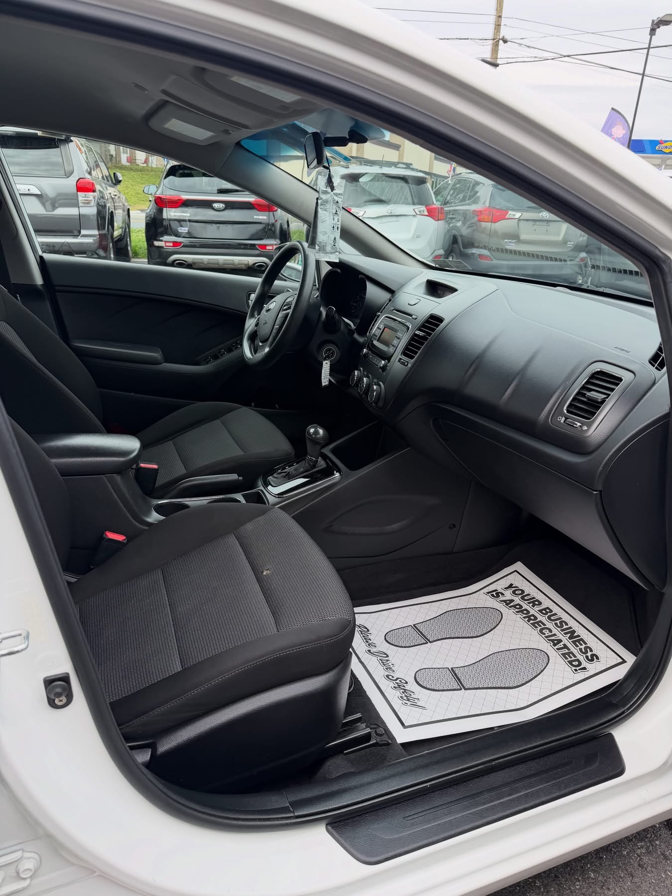 2018 Kia Forte LX Base photo 9